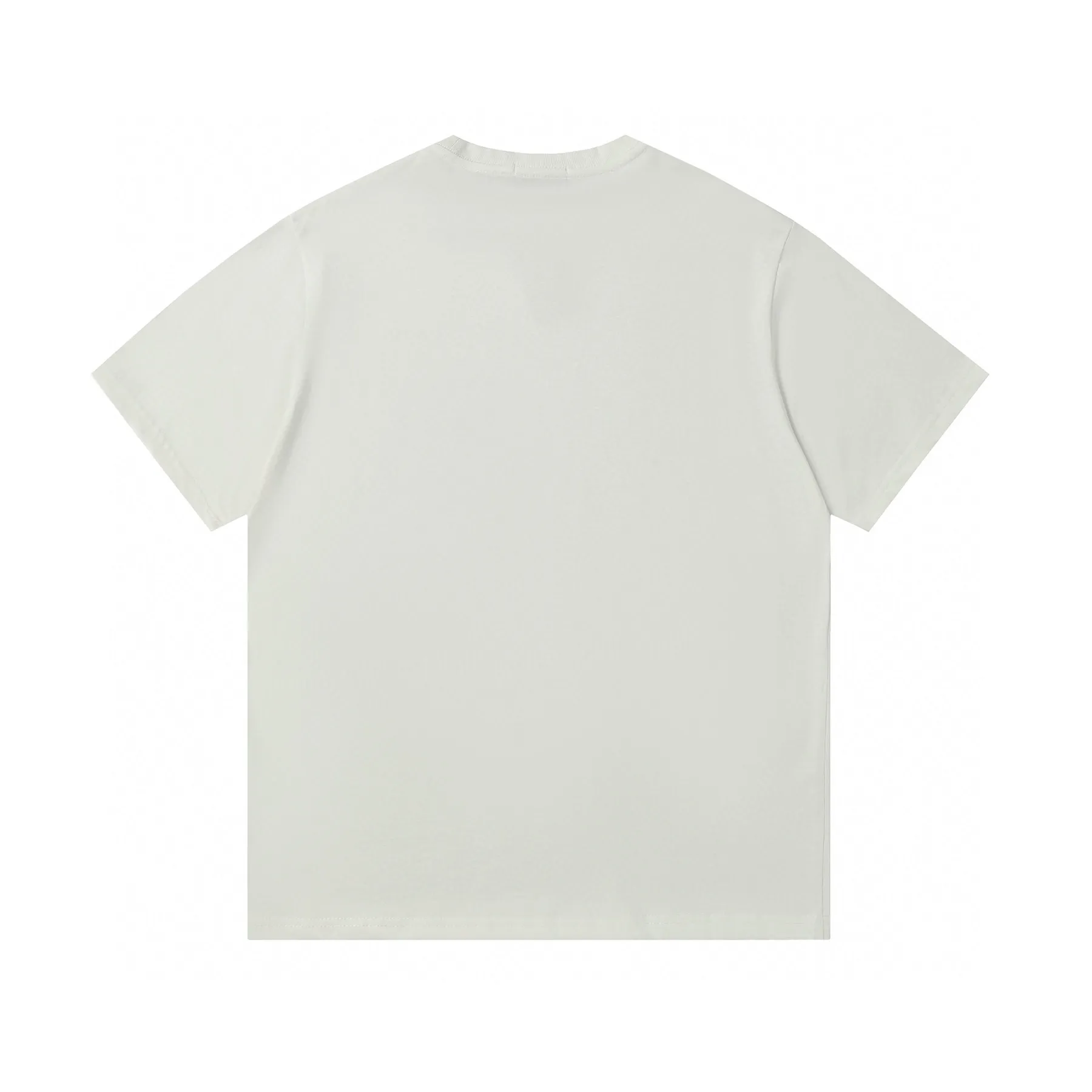 P126 Style number: 505 Ralph Lauren/Ralph Lauren 25ss new summer silicone Polo embossed round neck T-shirt. The main logo on the neck has a QR code mark, which can be scanned for verification. The 3D silicone three-dimensional English letter logo is embossed to distinguish low-quality products on the market. 32 counts, 240g hydrophilic toner, 100% cotton fabric, comfortable and soft, highly breathable, focusing on high-end cost-effectiveness, needless to say good quality. Available in a variety of colors, both boys and girls can try this genderless style, giving them a yuppie tone in no time. Immerse yourself in your leisurely style, and have your own style in retro. Natural, vivid and very French romantic feelings, perfectly integrating youthful atmosphere and trend. Color: white, black, navy blue, dark green Size: S-xL S Shoulder width 44 Bust 104 Sleeve length 23 Clothing length 72 M Shoulder width 45 Bust 108 Sleeve length 24 Clothing length 74 L Shoulder width 46 Bust 112 Sleeve length 25 Clothing length 76 xL Shoulder width 47 Bust 116 Sleeve length 26 Clothing length 78